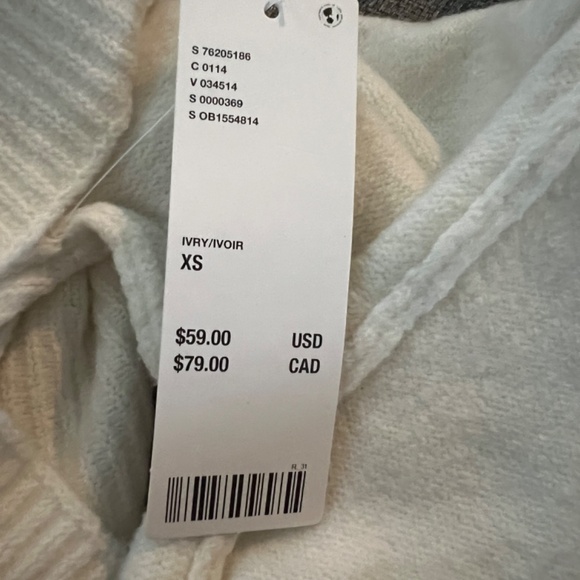 Urban Outfitters ivory Finley cropped turtleneck sweater - Picture 3 of 3